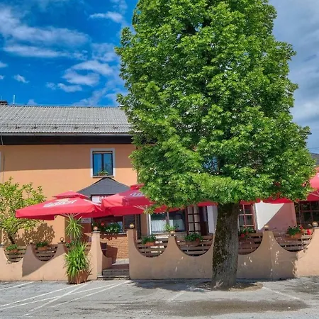 招待所 Prenocisca Miklavcic 诺瓦沃什