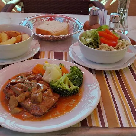 Prenocisca Miklavcic 3*