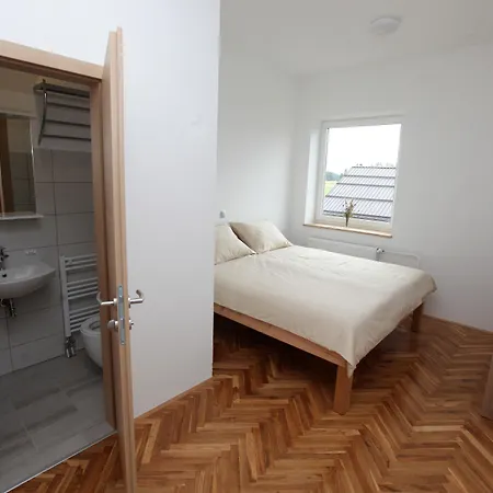 Prenocisca Miklavcic Affittacamere 3*