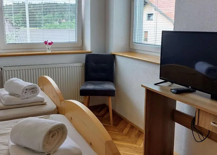 Prenocisca Miklavcic Nova Vas (Bloke)