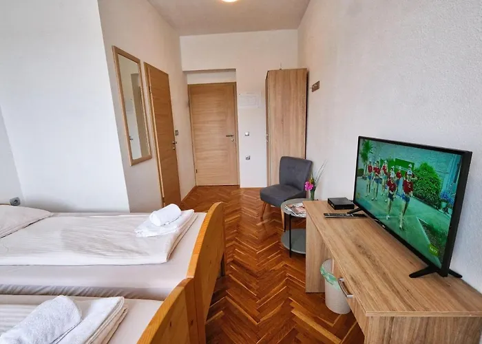 Prenocisca Miklavcic Affittacamere 3*