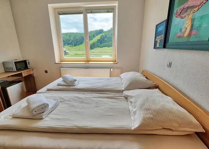 Prenocisca Miklavcic Gasthuis Nova Vas (Bloke)