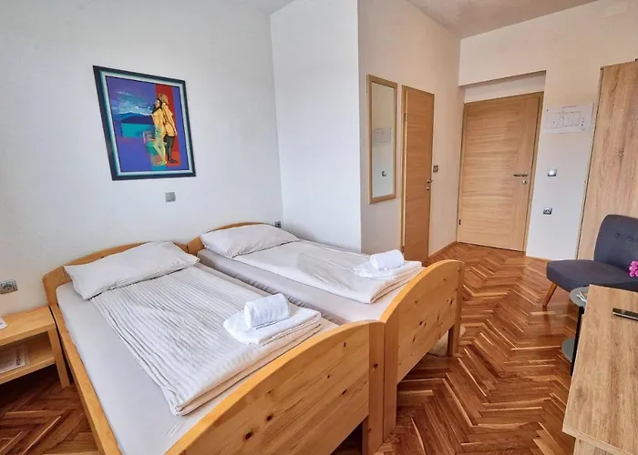 Prenocisca Miklavcic Gasthuis Nova Vas (Bloke)