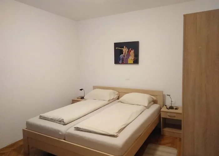 Prenocisca Miklavcic Nova Vas (Bloke)