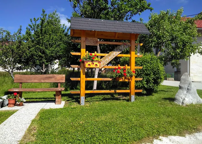 Prenocisca Miklavcic 3*