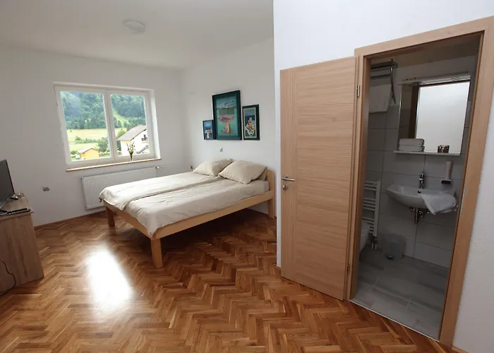 Prenocisca Miklavcic Affittacamere 3*